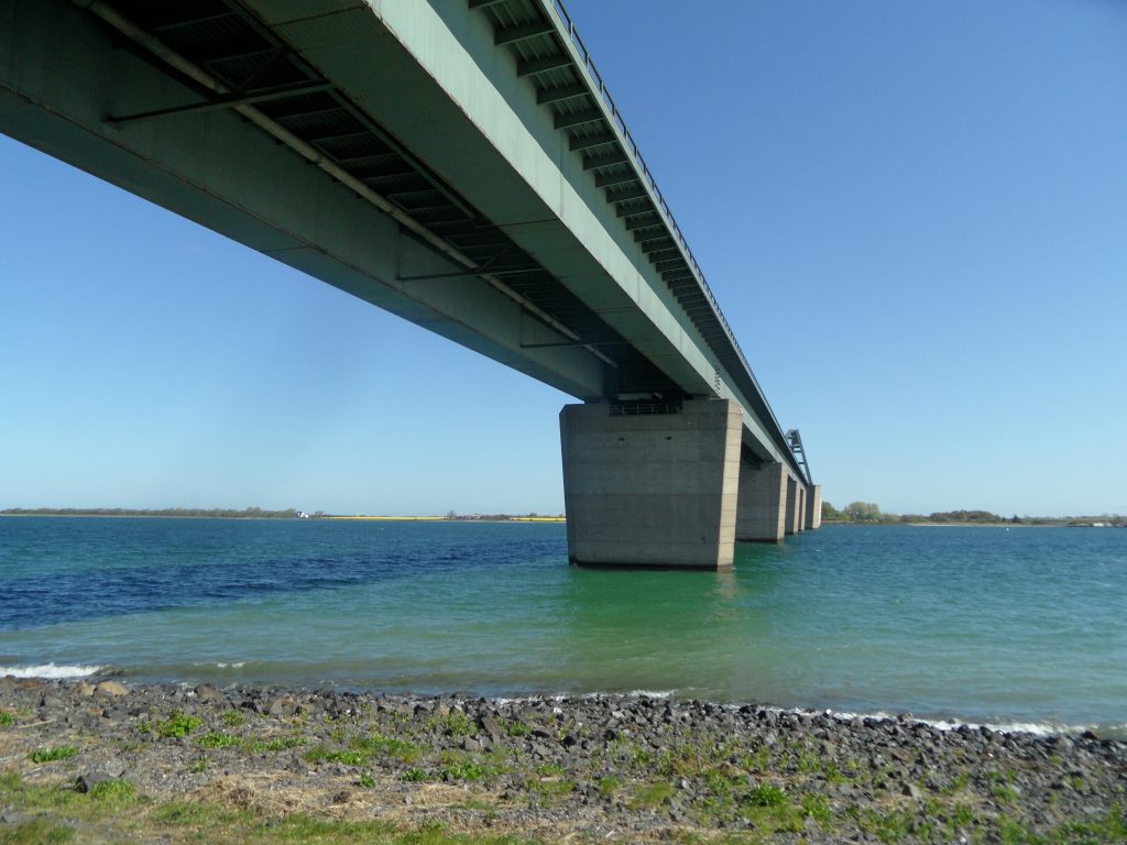 Read more about the article Seiltausch an der Fehmarnsundbrücke